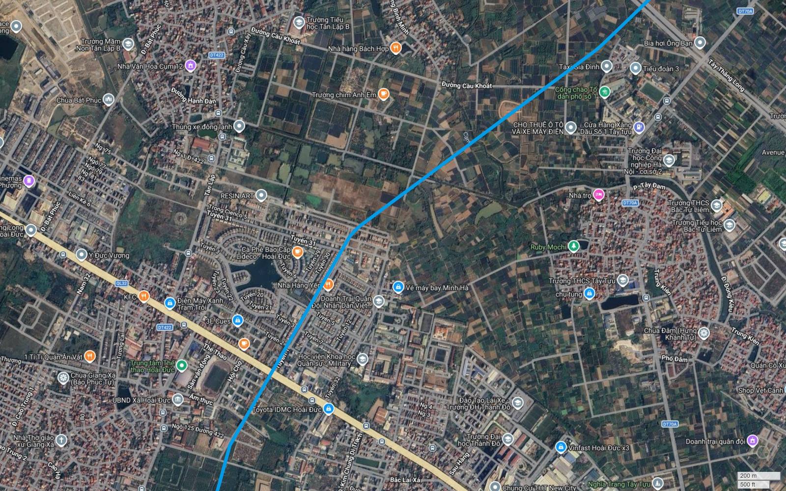 Địa bàn Trạm Trôi thuộc Hoài Đức, tuyến metro số 15 Hà Nội cắt Quốc lộ 32 và DT422, đi cạnh khu đô thị Lideco và Trường Đại học Thành Đô